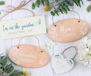 Botanical Mum Hanging Signs